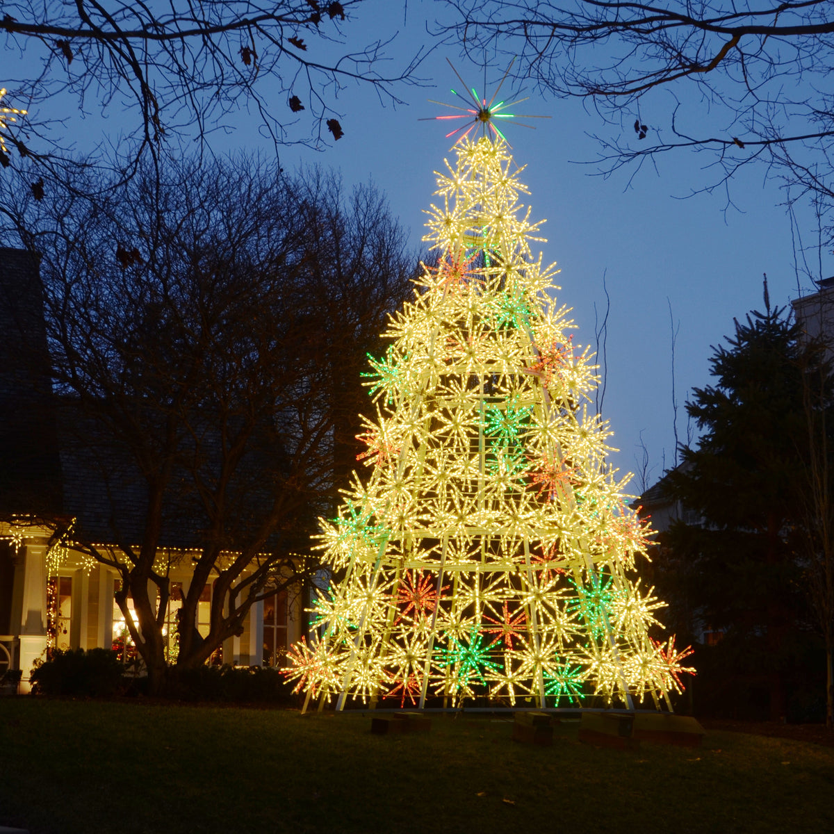 Starburst Aluminum Frame Tree - 7 'to 30' (includes Starbursts)
