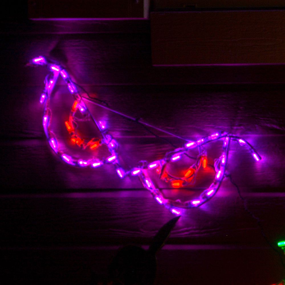 Exhibición LED de Ojos Espeluznantes - Rojo (31")