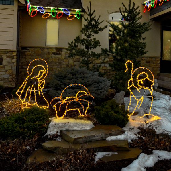 Bebé Jesús con María y José Pesebre Escena de la Natividad con LED - Blanco Cálido (99 cm)