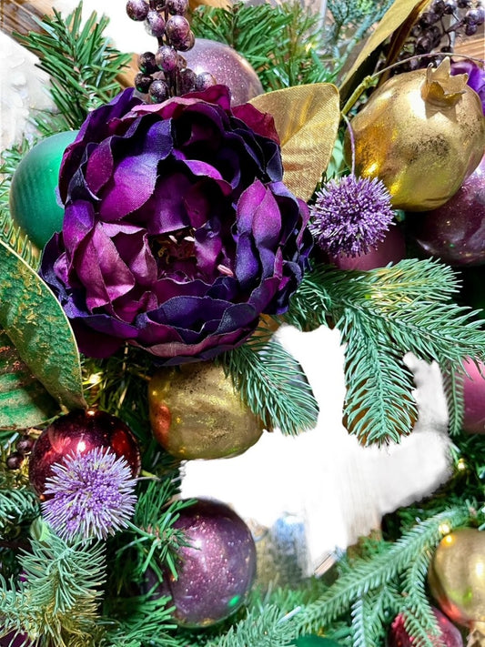 Corona de Navidad decorada de 24" Regal con luces a pilas